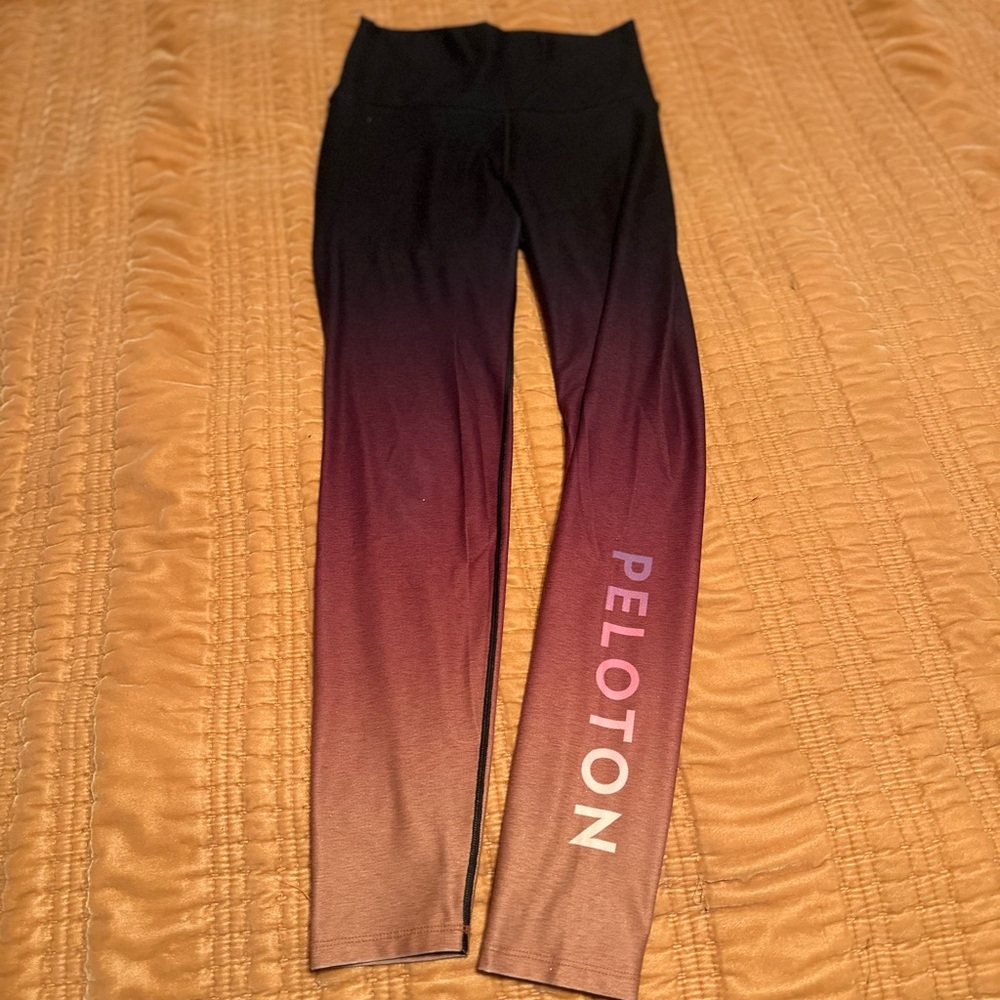 Rare- Peloton/ Wear It To Heart ombre yoga pants